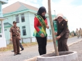 Kepala Kejaksaan Tinggi Kalimantan Selatan tanam pohon.JPG