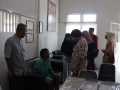 12. Dokter spesialis jiwa dari RSUD Tanjung Uban berbincang dengan pasien di ruang intensif wanita