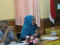 Hj. Asnah, SE, anggota DPRD Prov. Kepri mempertanyakan berbagai hal tentang kebijakan yang berhubungan dengan pelayanan di RSJ Sambang Lihum