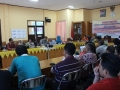 Pejabat struktural dan karyawan RSJ Sambang Lihum mendengarkan dengan seksama pertanyaan dari salah seorang anggota rombongan RSUD Tanjung Uban